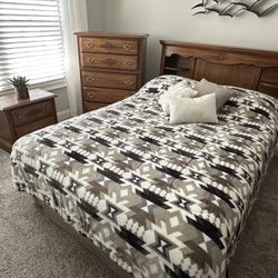 Bedroom Furniture Set