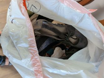 Bag of women's shoes 8-8.5 US size