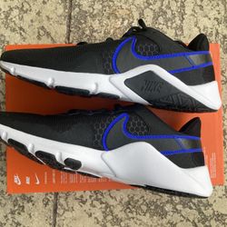 Nike legend essential 2. Men’s size 10. No box lid.