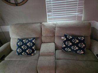 Recliner sofas