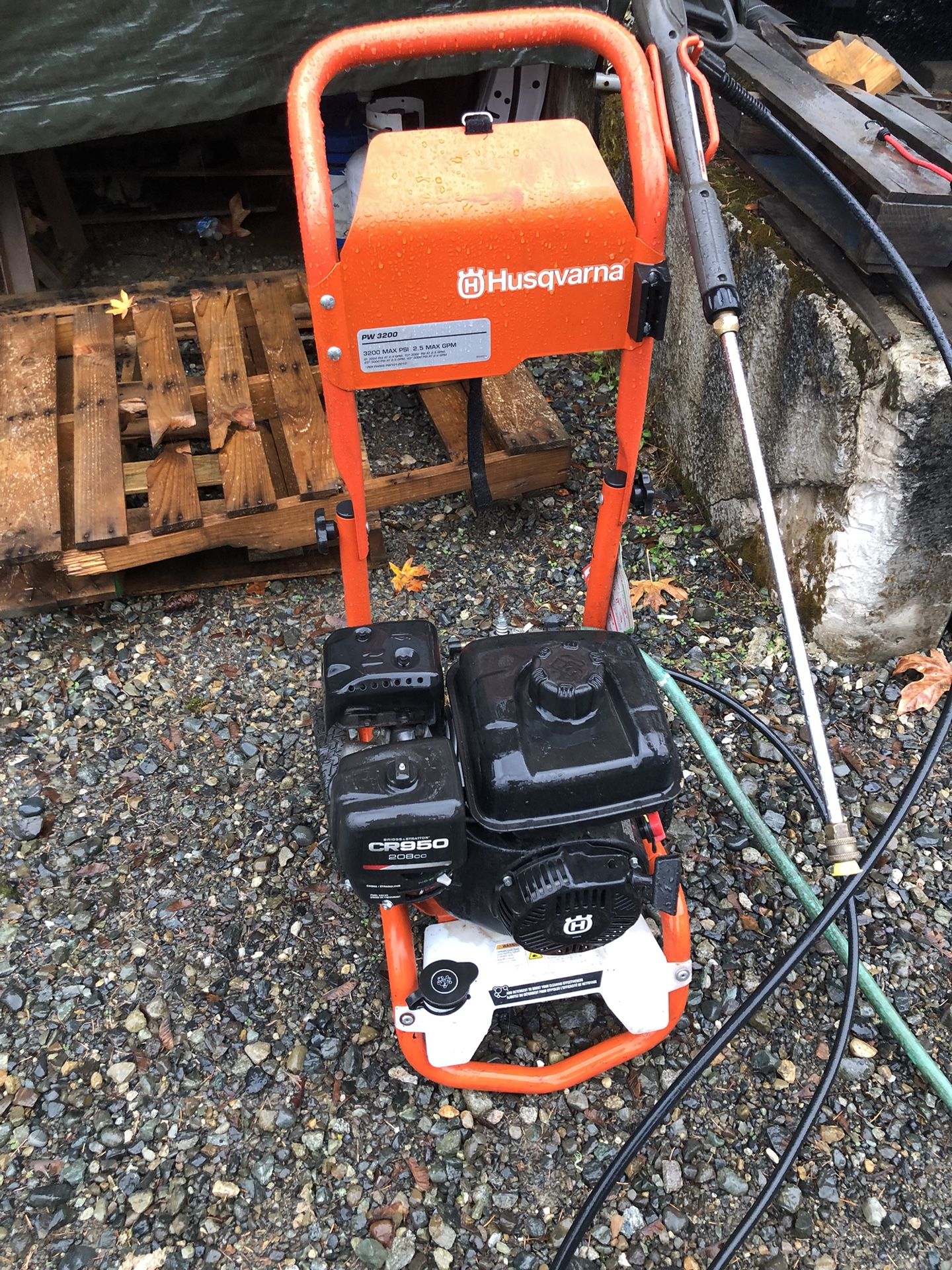 Like new Husqvarna, 3200 psi pressure washer
