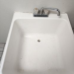 Laudry sink 24 ' 