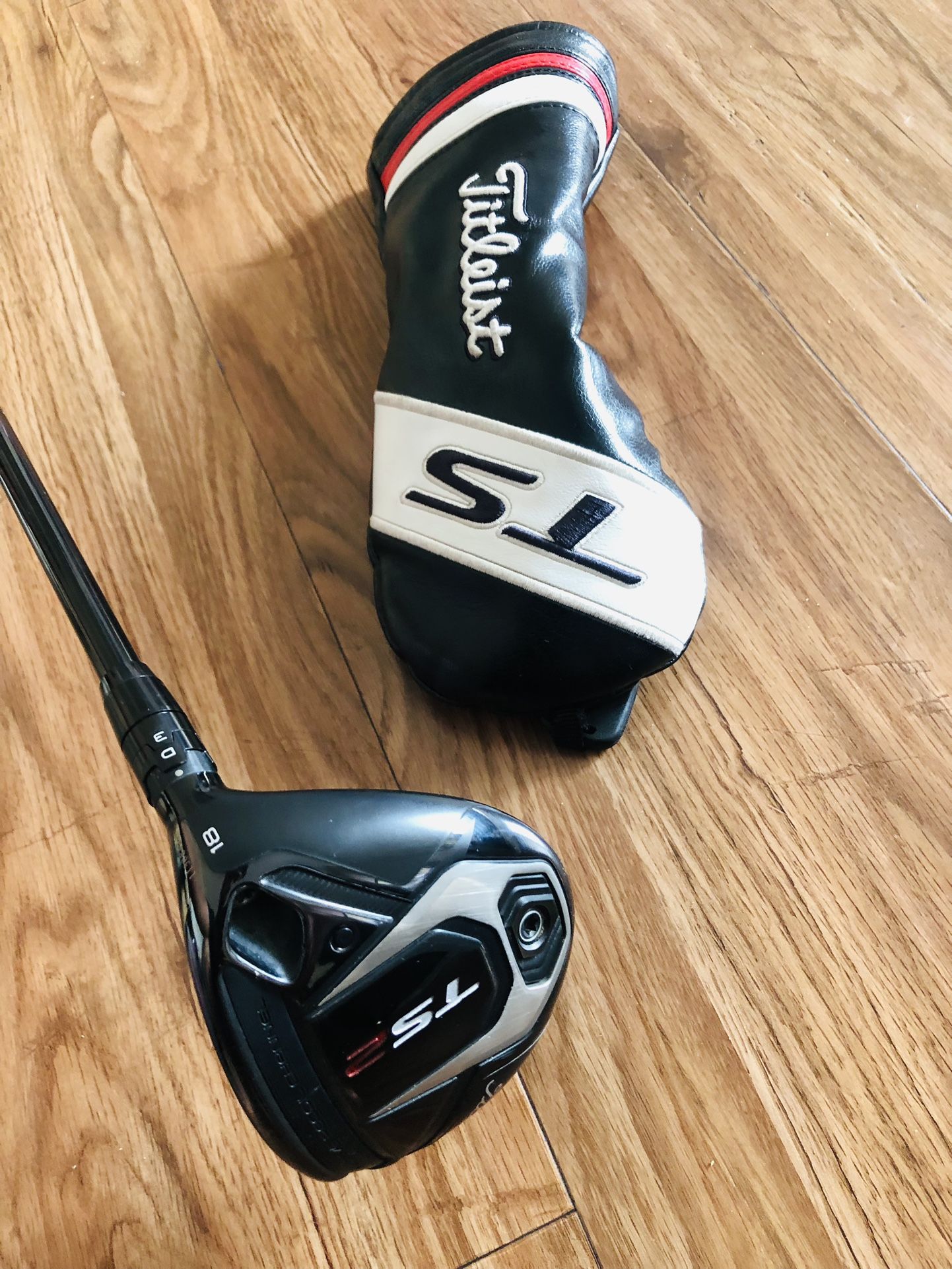 Titleist TS2 5 Fairway Wood 18* with Stiff Graphite Shaft and Headcover