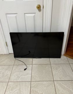 32 Inch TV with Stand