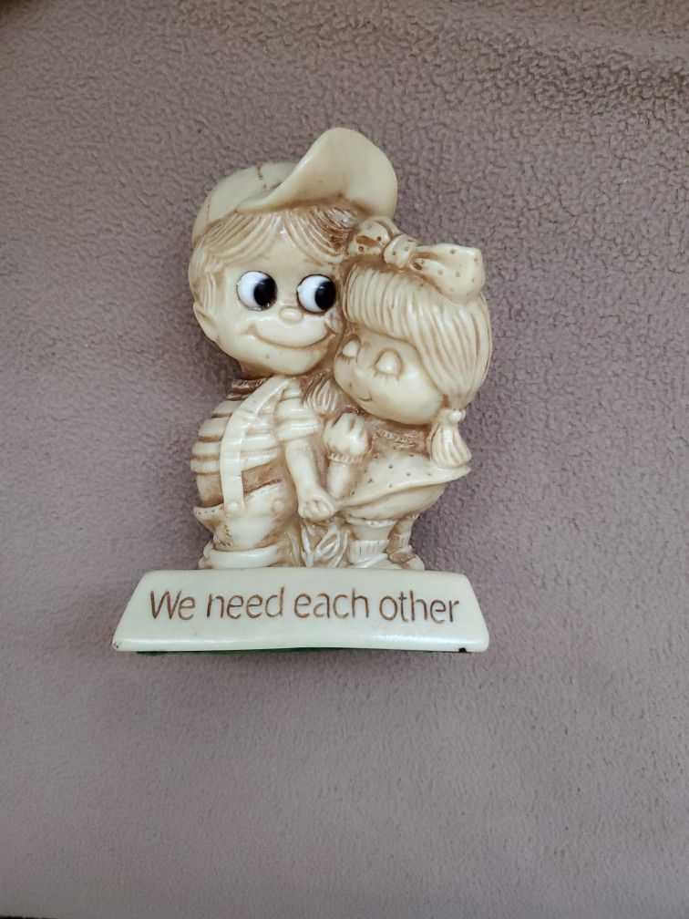 Vintage R&W Berries Company Statue