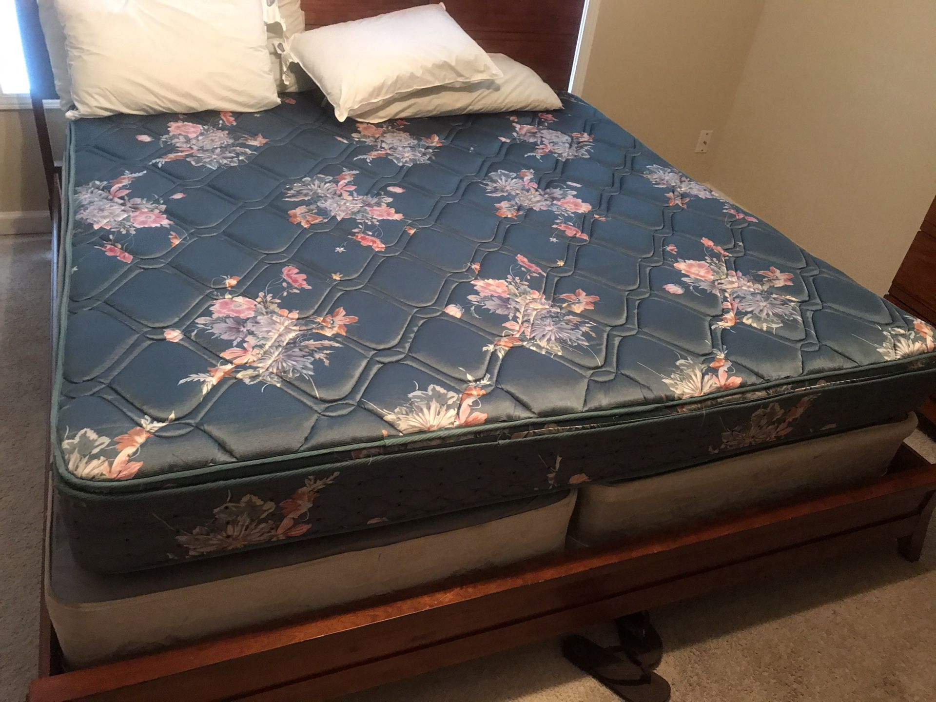 King size bed room set without mattress