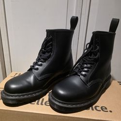 Dr. Martens Unisex 1460 MONO Smooth Leather Lace Up Boots
