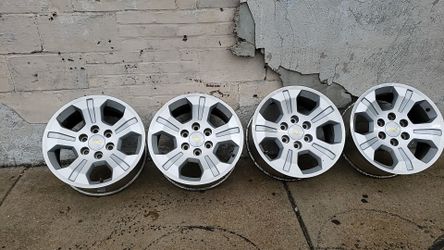 Four Chevy Silverado 18inch rides for sale