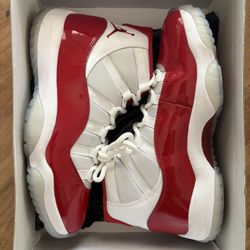 Air Jordan 11 Cherry Size 10.5