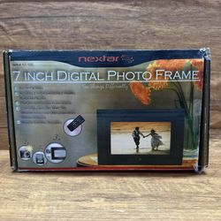 NEXTAR 7” Digital Photo Frame 3 Changeable Frames  Black Silver Camo No Remote  (NW BAKO/POLO PARK)