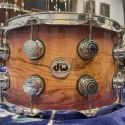 Dw Collectors 8x14 Exotic VLT Violet To  Natural Snare