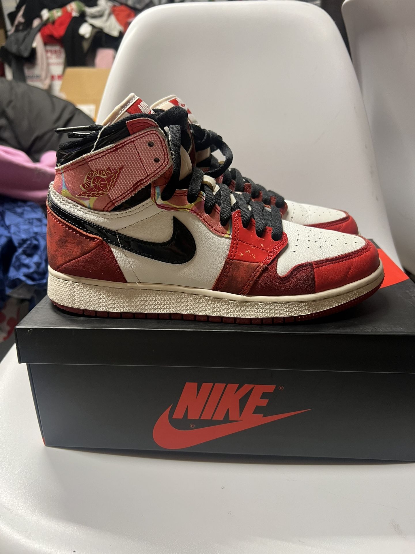 Nike Air Jordan 1 Retro High OG (GS) Sz 6y