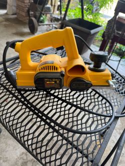 Electric wood planer