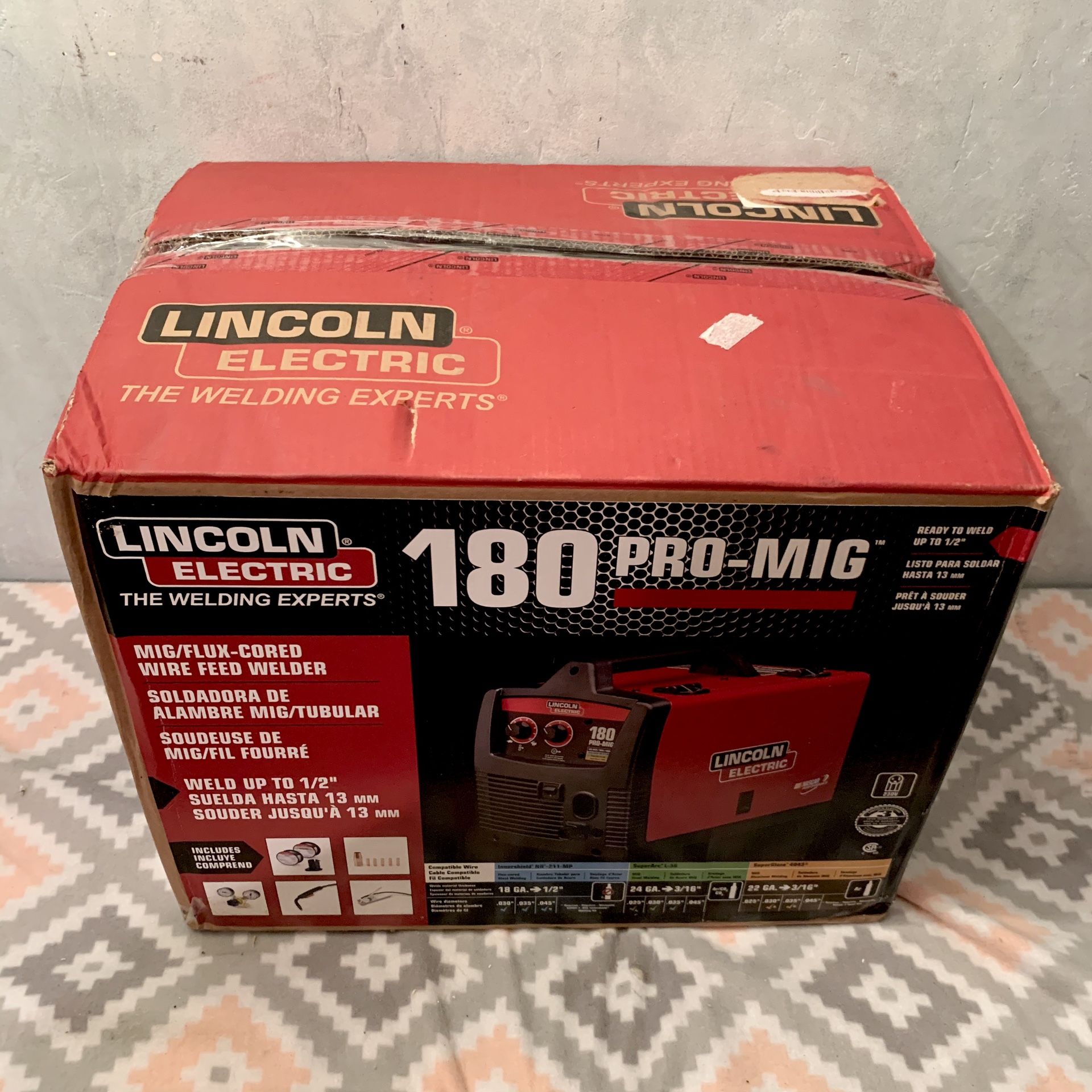 New Lincoln Electric 230Volt 180Amp Mig Flux-cored Wire Feed Welder. Mod no K2481-1