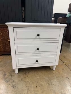 3 Drawer Nightstand,28" H Bedside Cabinet with Metal Handle, Modern Sofa Side Table with Rubber Legs for Bedroom Sofa Couch Office, White