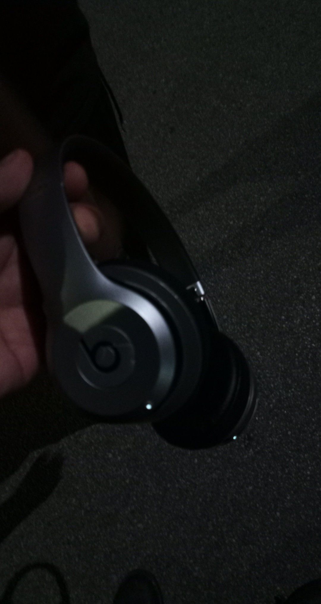 Grey beats solo3 no charger Bluetooth must pick up 100 obo MUST PICK UP