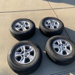 OEM 2017 Jeep Grand Cherokee Wheels And New Tires 