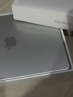 Apple MacBook Laptop Silver