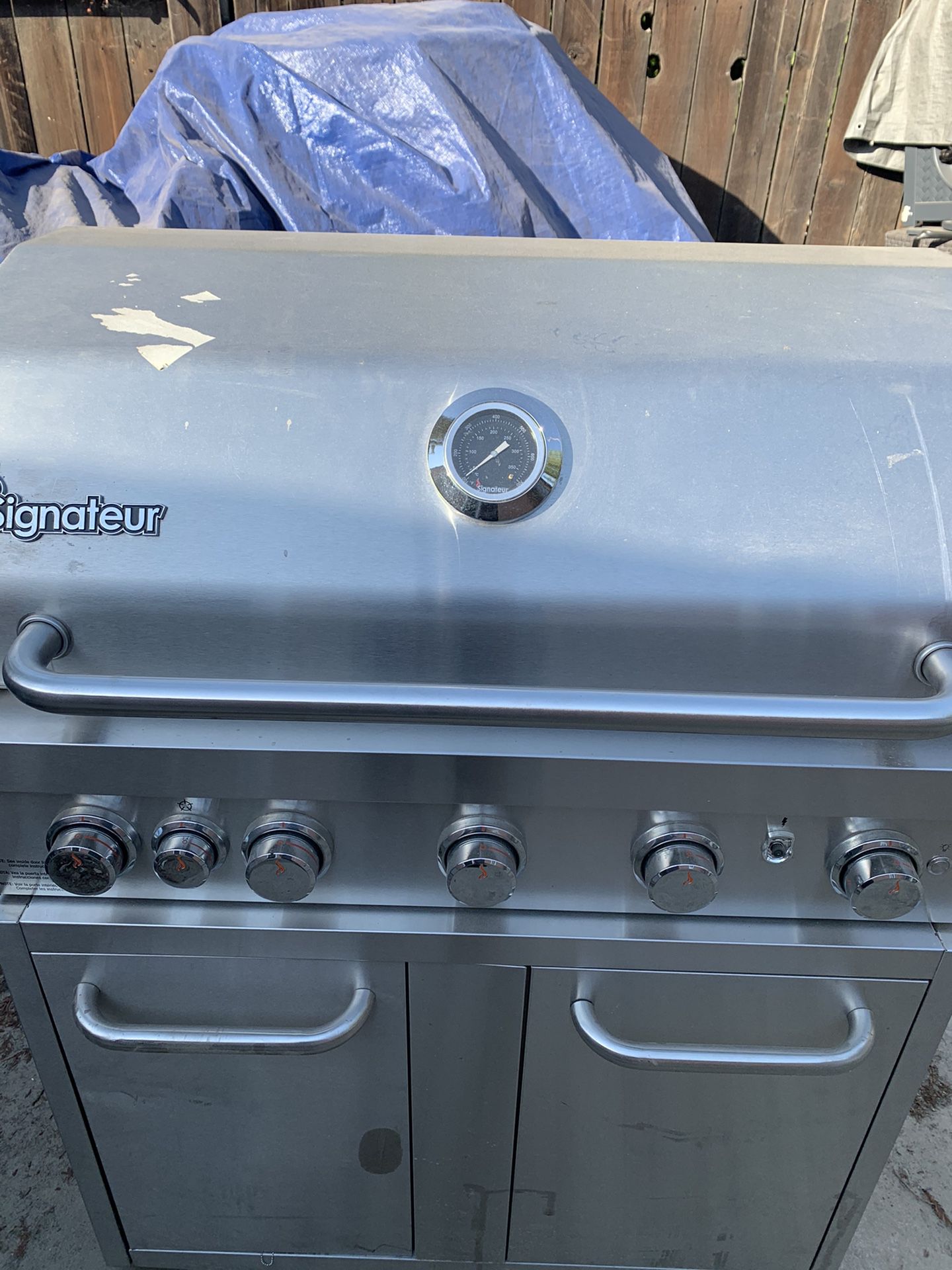 Used signateur bbq grill