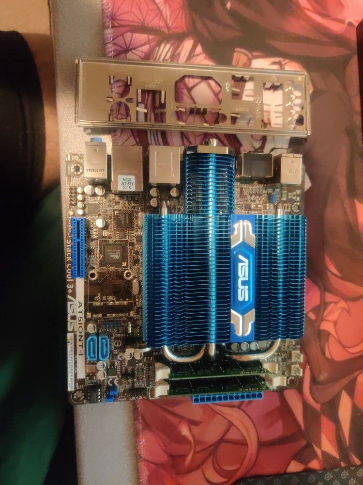 AT5ION-I Dual core Intel Atom D525 CPU 4GB of Memory