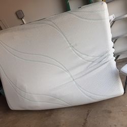 Temper-Pedic Queen Proadapt medium hybrid mattress