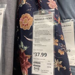 IKEA - Queen Size Duvet Cover + Pillow Shams