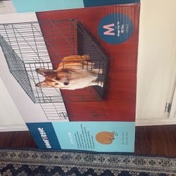 Brand New In Box Medium Dog Kennel. 