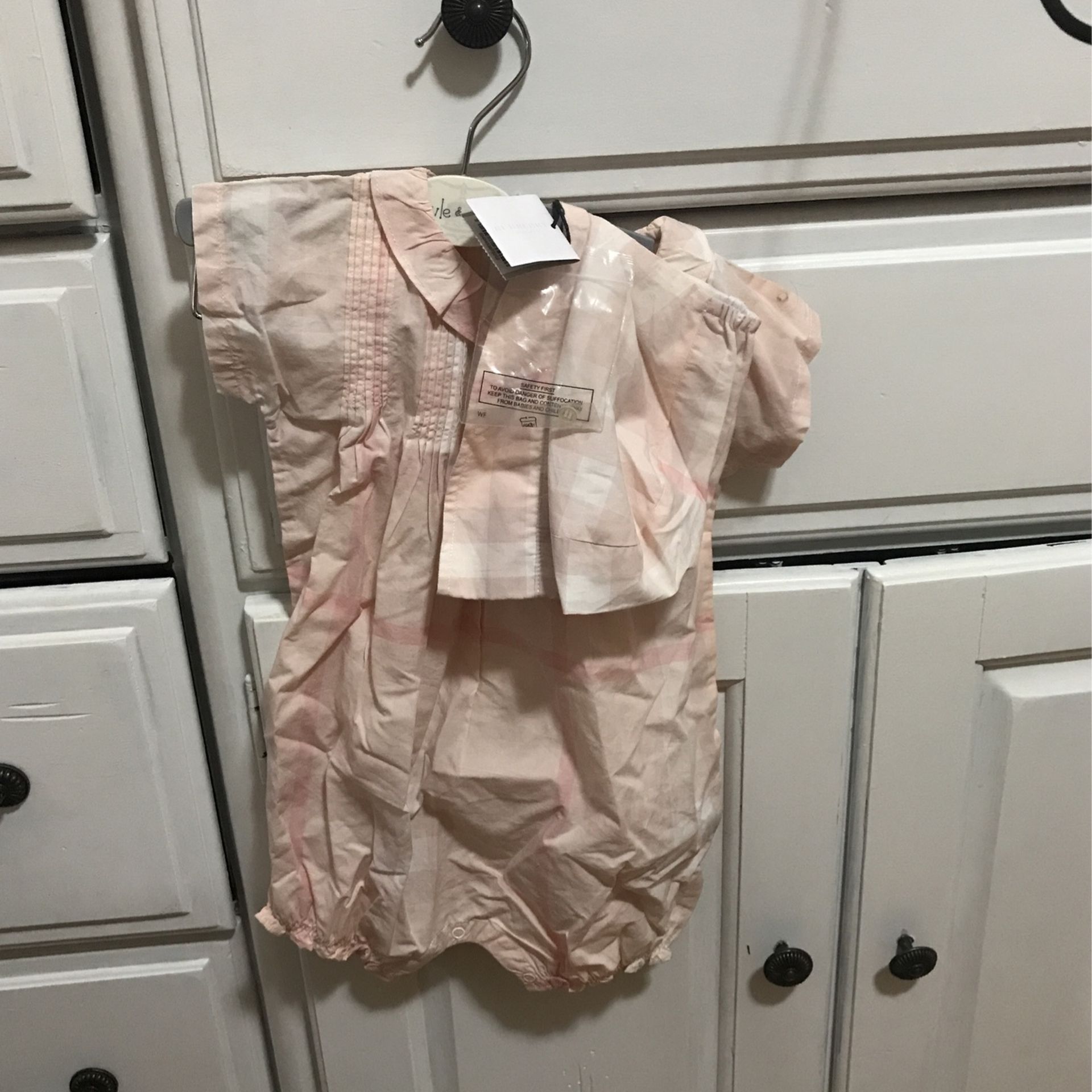 New With Tags Burberry Children Onesie 9 Months
