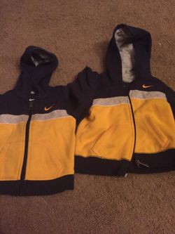 Nike joggin suit size 12month