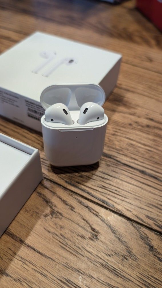 New Apple Airpods