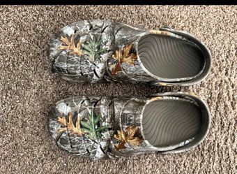 Realtree slip on youth size 4