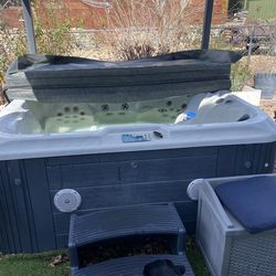 Strong Spas - The Ascent Series - Hot Tub/Jacuzzi