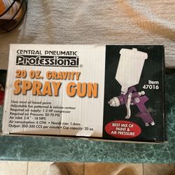 Central Pneumatic Professional 20 ounce gravity sprayer, brand new