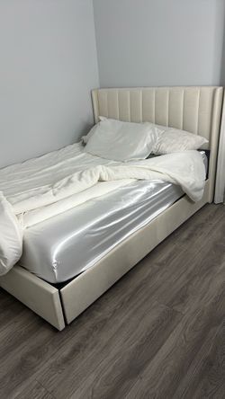 Full size bed