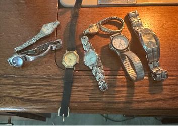 Lot of 6 Mixed Women's Wristwatches