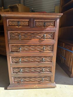 Solid Wood Craved Chest Of Drawers 