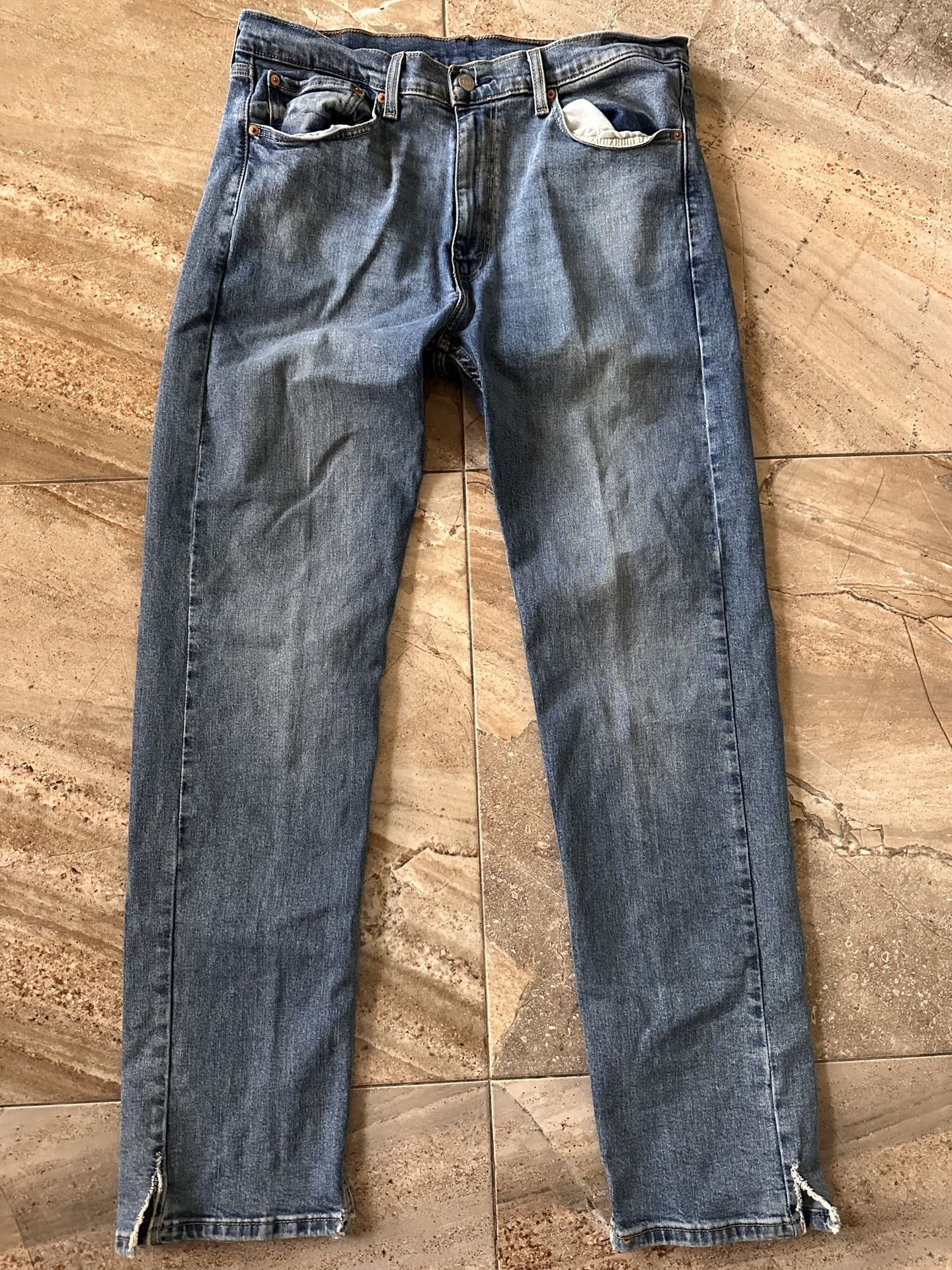 LEVIS BLUE WASH JEANS