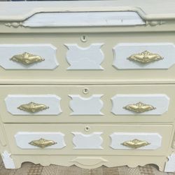 1900’s Painted  Dresser Great Condition 41 Long  34 Tall 17 Inch Deep 