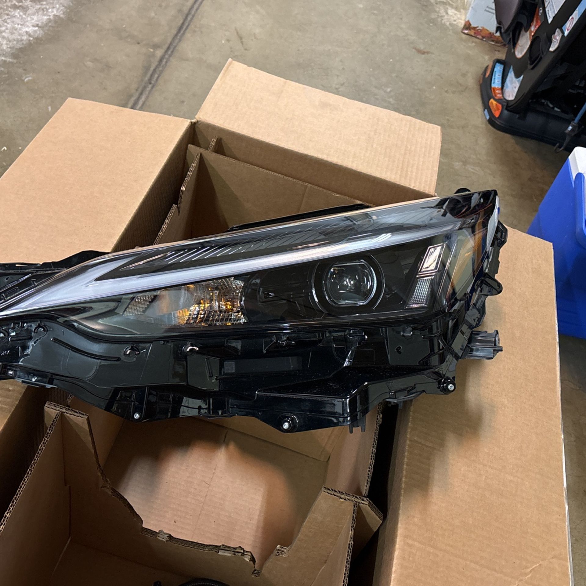 Driver Side Headlights Lexus NX350