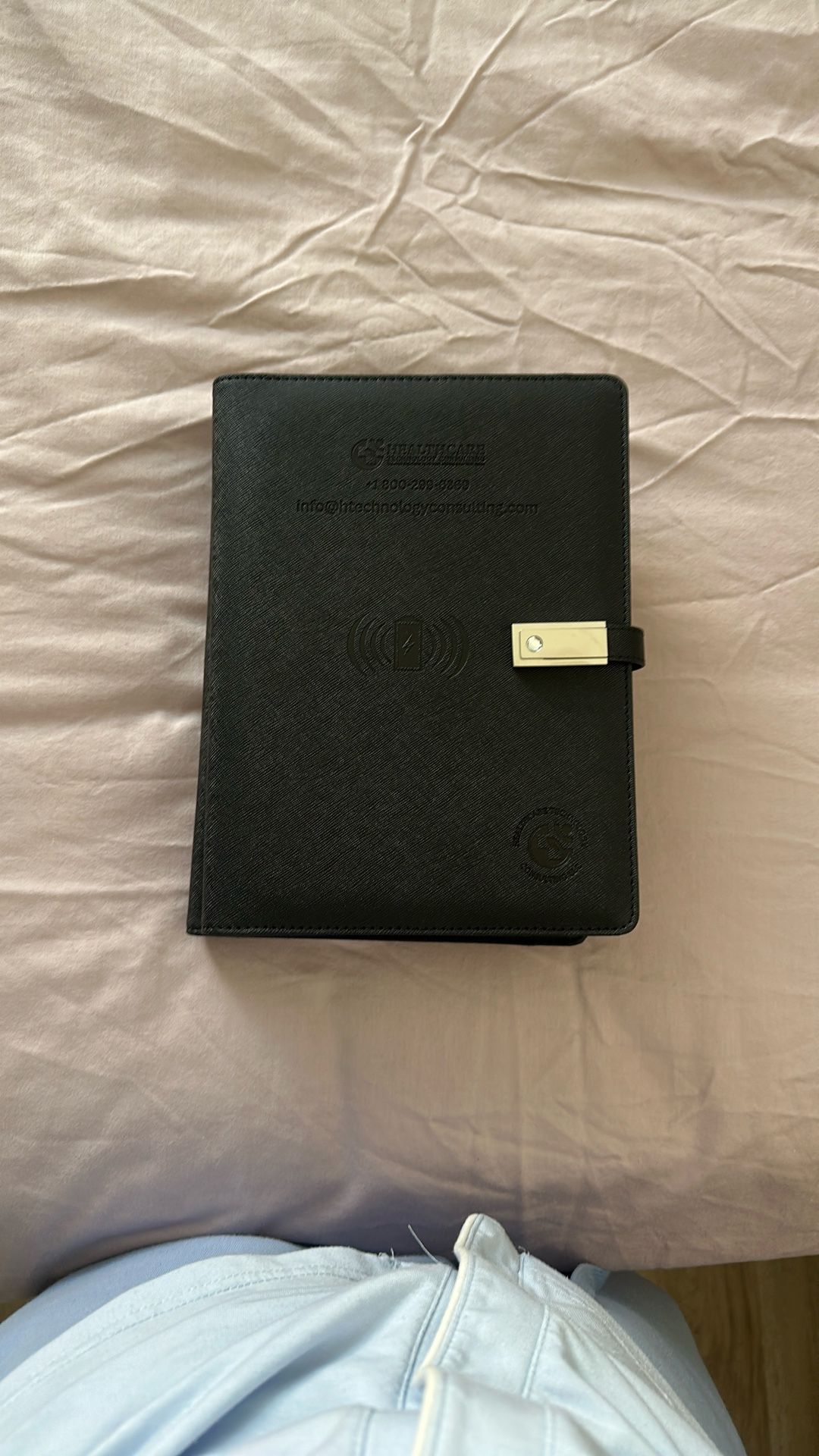 Notebook With Wireless Charging Capability