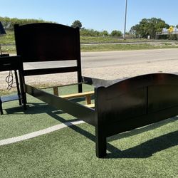 Twin Bed Frame With Nightstand And Lamp