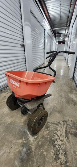 Echo RB-60 Turf Broadcast Spreader