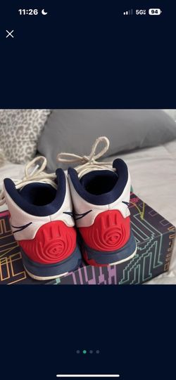 Kyrie "USA" size 6 mens