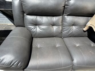 Sofa / loveseat