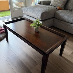 Coffee Table/End Tables/Lamps