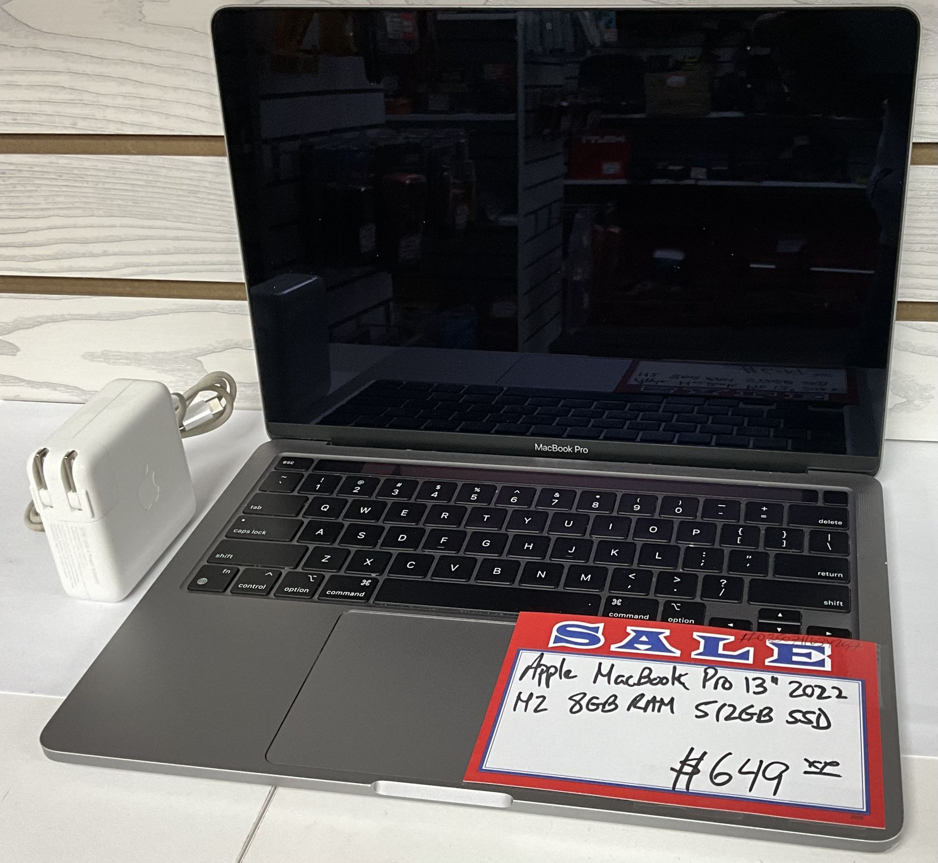 Apple MacBook Pro 13” 2022 M2 8GB RAM 512 SSD