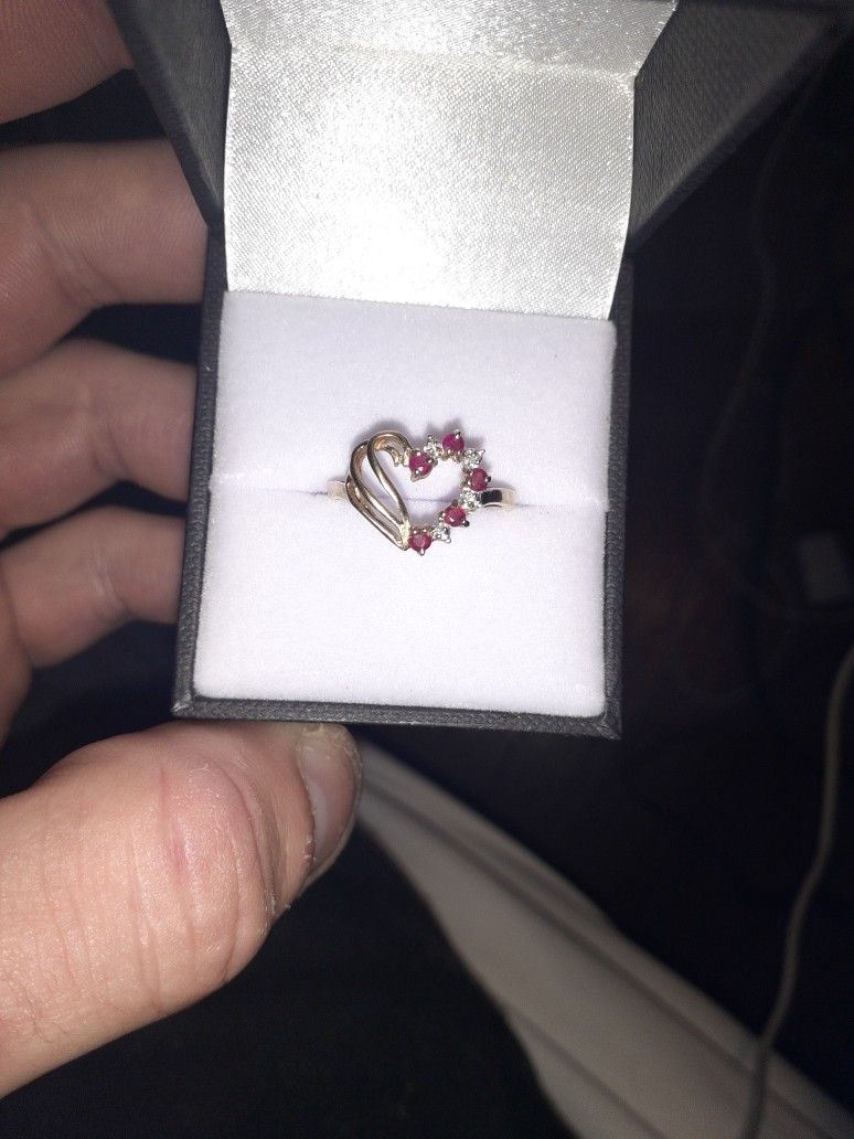 14k Gold Heart Shape Ring