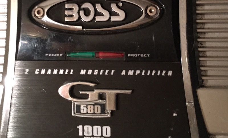 BOSS GT580 1000watt amp