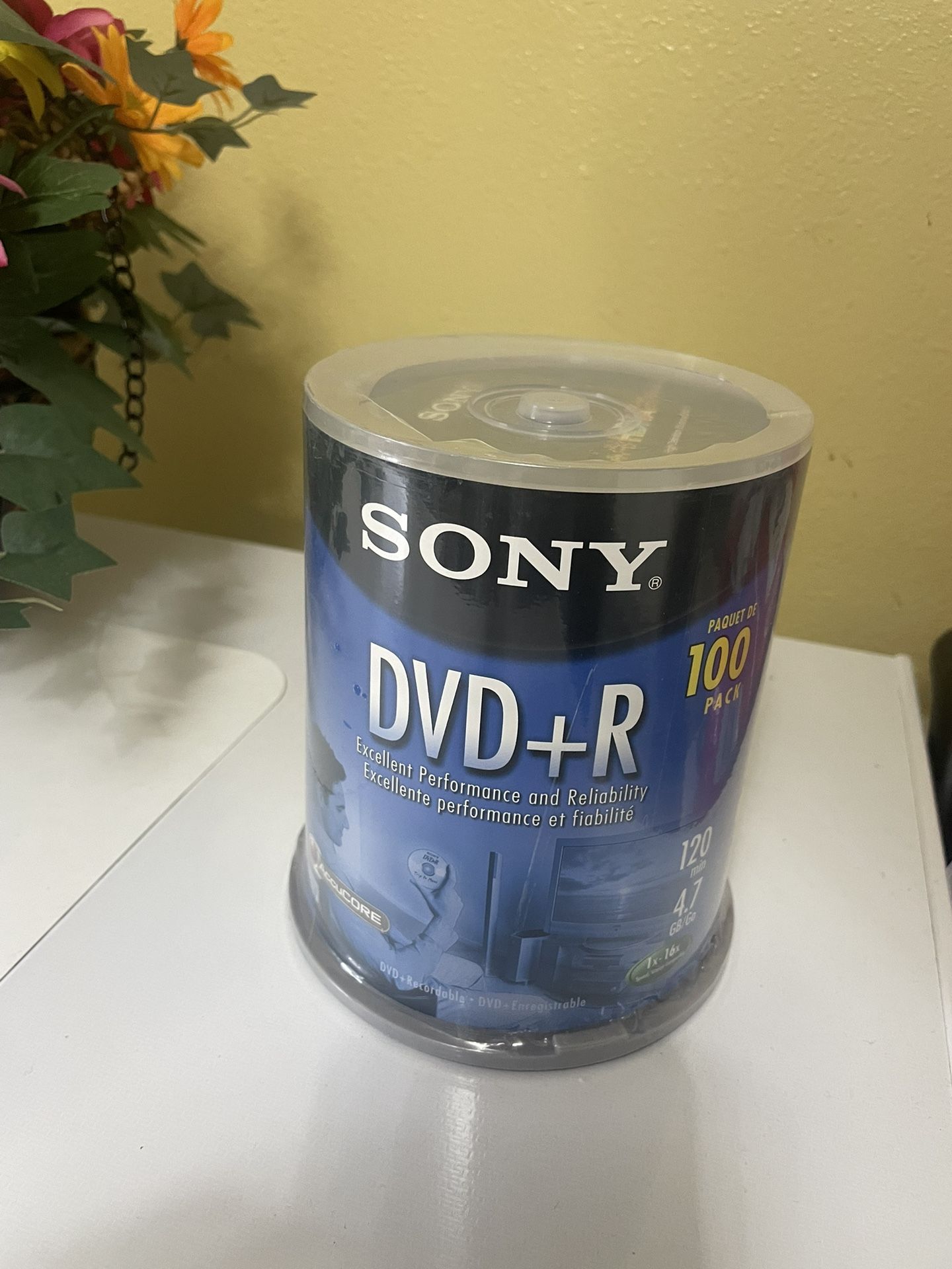 Sony DVD+R 4.7 GB Printable Recordable DVD's - 100 Disc Spindle Pack