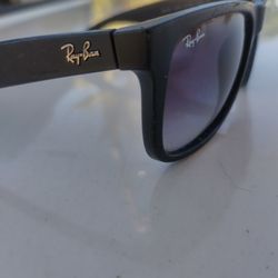RayBan